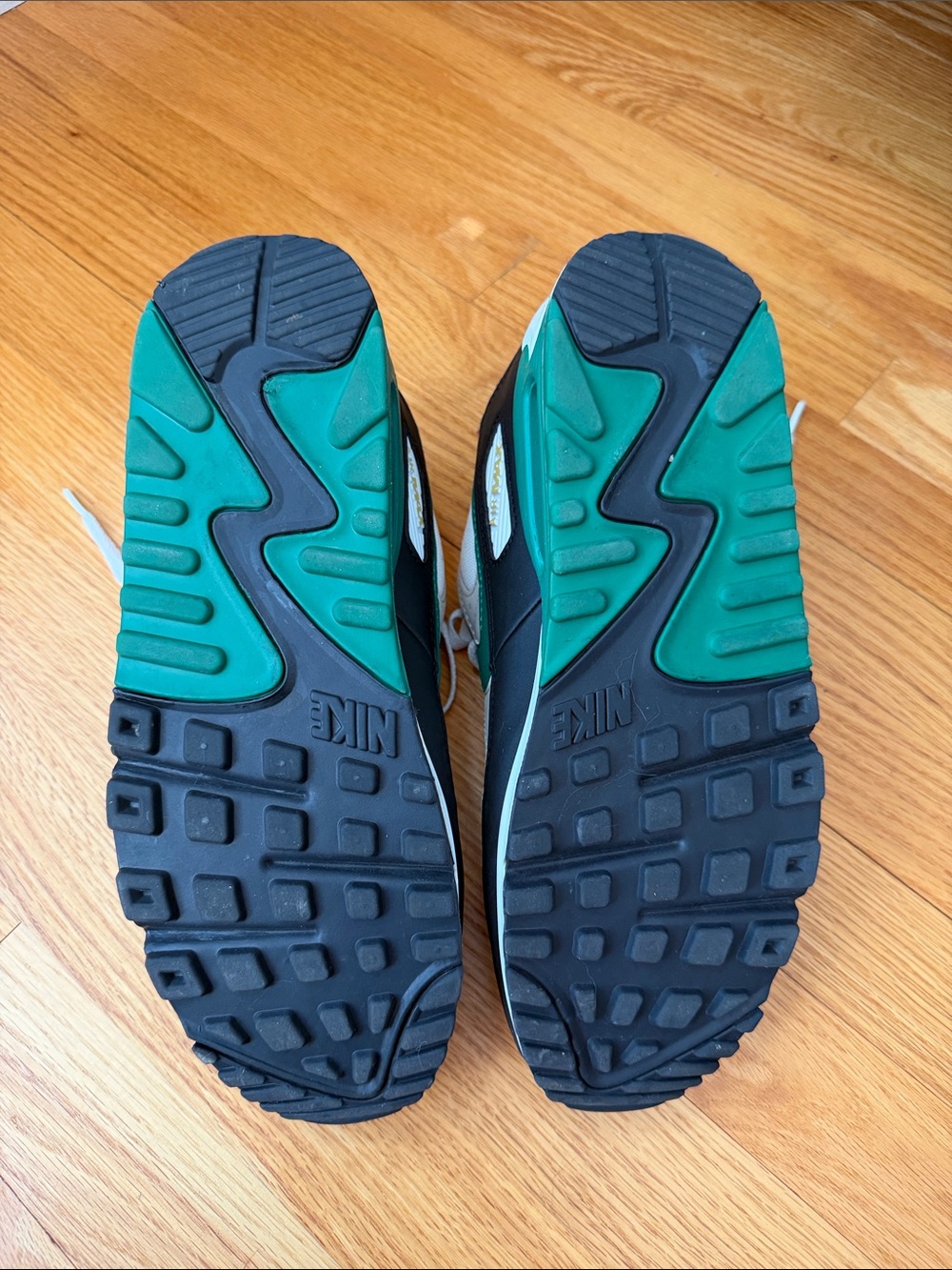 Nike Air Max 90 White Malachite Black Green FB9658-102 - Picture 9 of 9